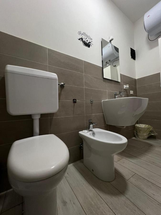 La Tule Hotel Пополи Екстериор снимка
