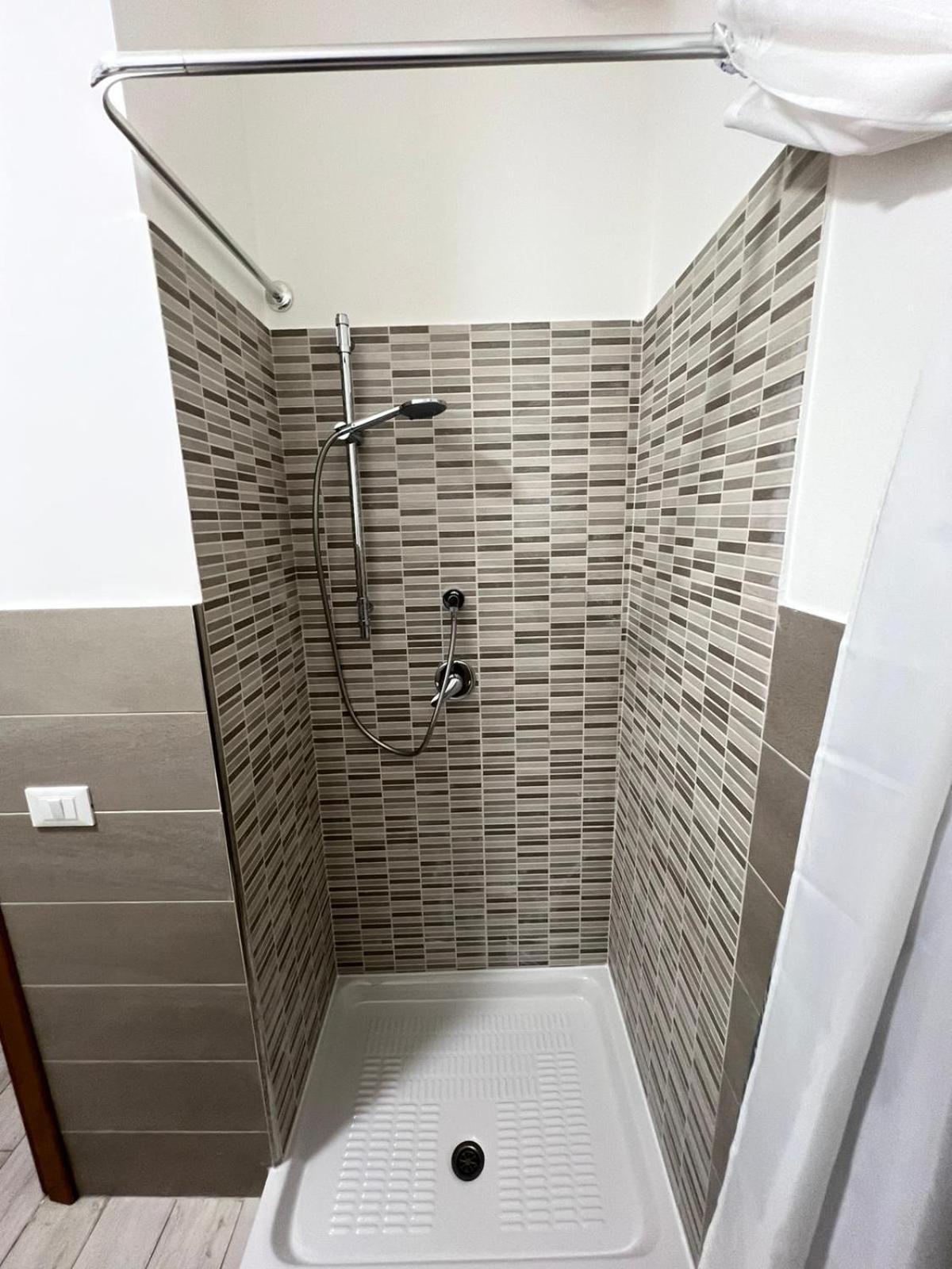 La Tule Hotel Пополи Екстериор снимка